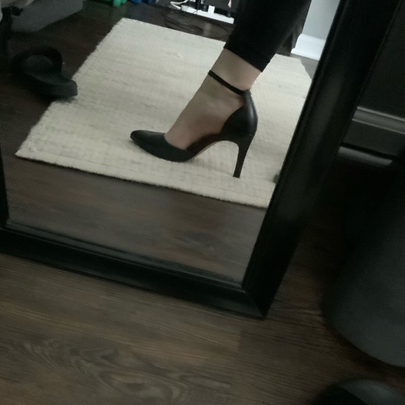Heels - Picture 9 of 9